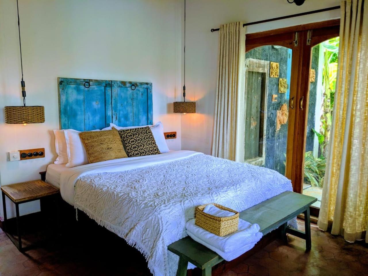 Sunsets And Palm Trees Bed & Breakfast Alappuzha ภายนอก รูปภาพ