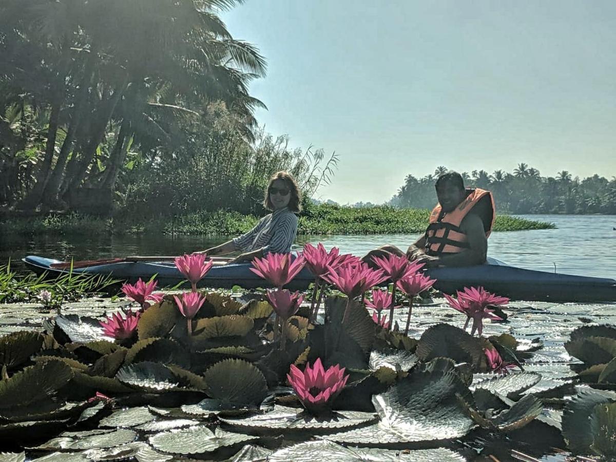 Sunsets And Palm Trees Bed & Breakfast Alappuzha ภายนอก รูปภาพ