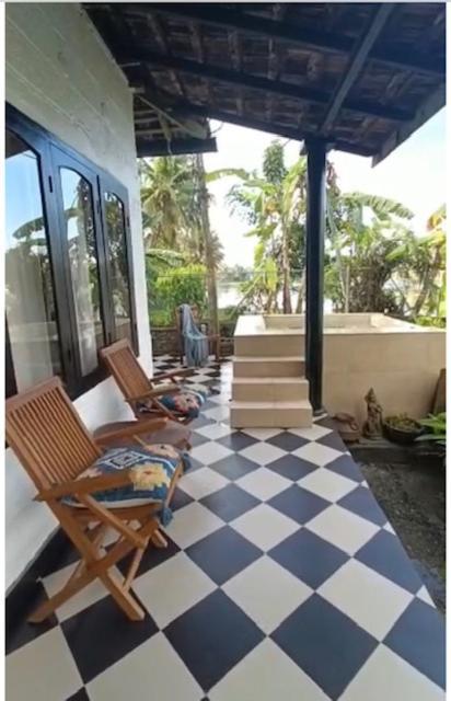 Sunsets And Palm Trees Bed & Breakfast Alappuzha ภายนอก รูปภาพ