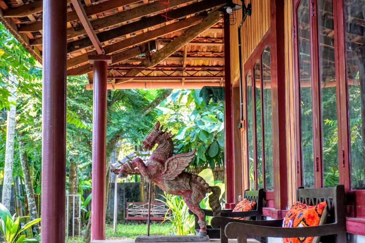Sunsets And Palm Trees Bed & Breakfast Alappuzha ภายนอก รูปภาพ