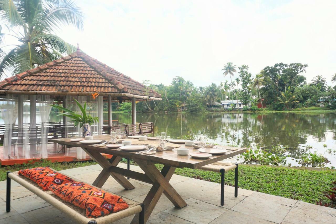 Sunsets And Palm Trees Bed & Breakfast Alappuzha ภายนอก รูปภาพ